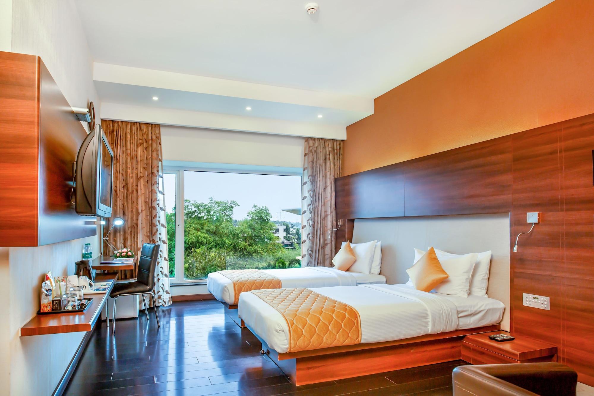 נדומבסרי Flora Airport Hotel And Convention Centre Kochi מראה חיצוני תמונה