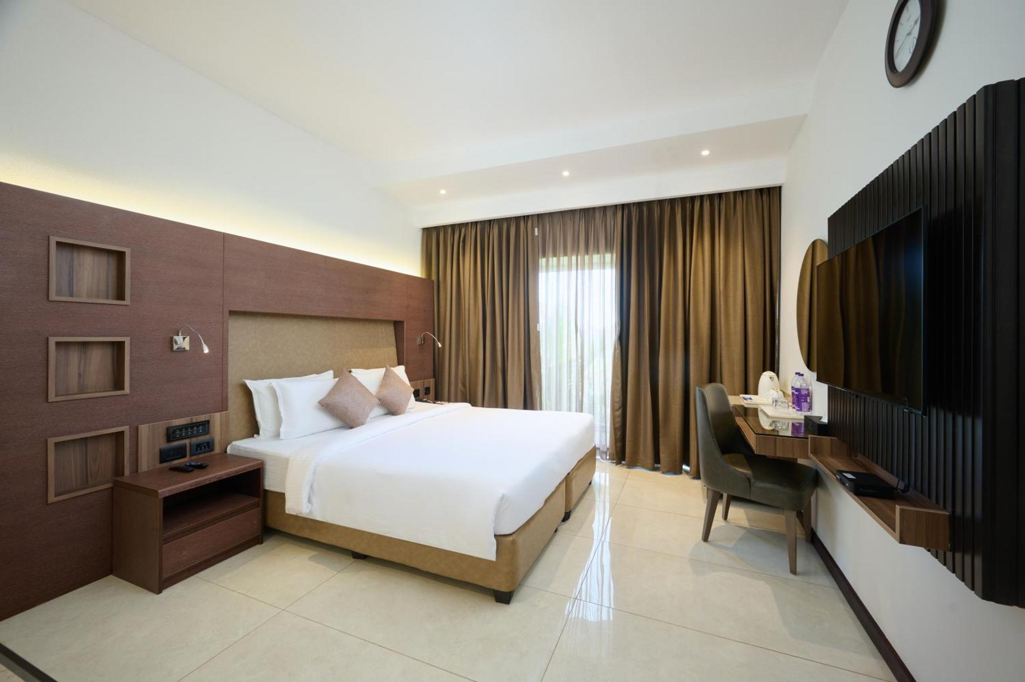 נדומבסרי Flora Airport Hotel And Convention Centre Kochi מראה חיצוני תמונה